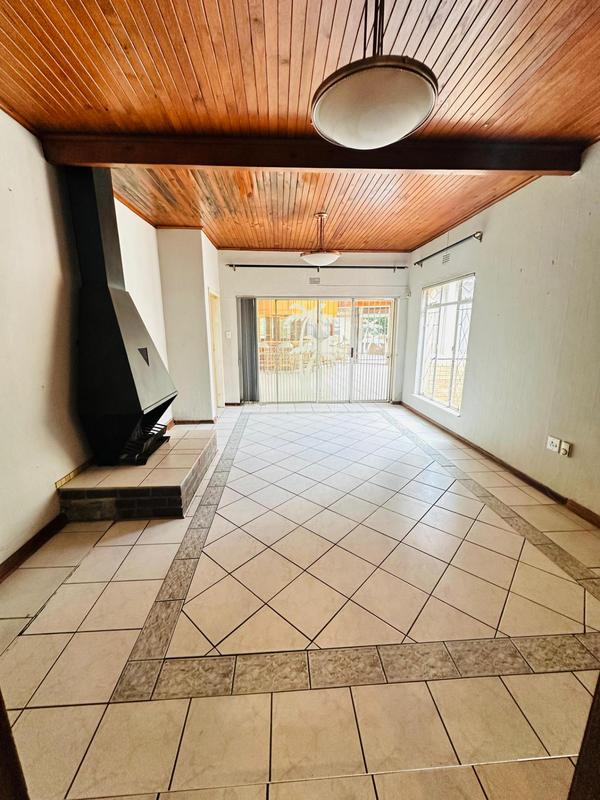 5 Bedroom Property for Sale in Brackenhurst Gauteng