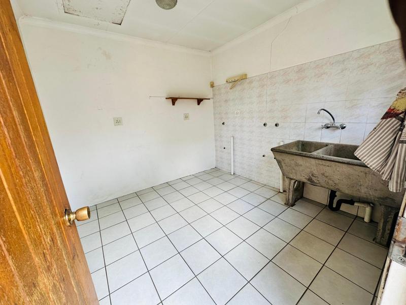 5 Bedroom Property for Sale in Brackenhurst Gauteng