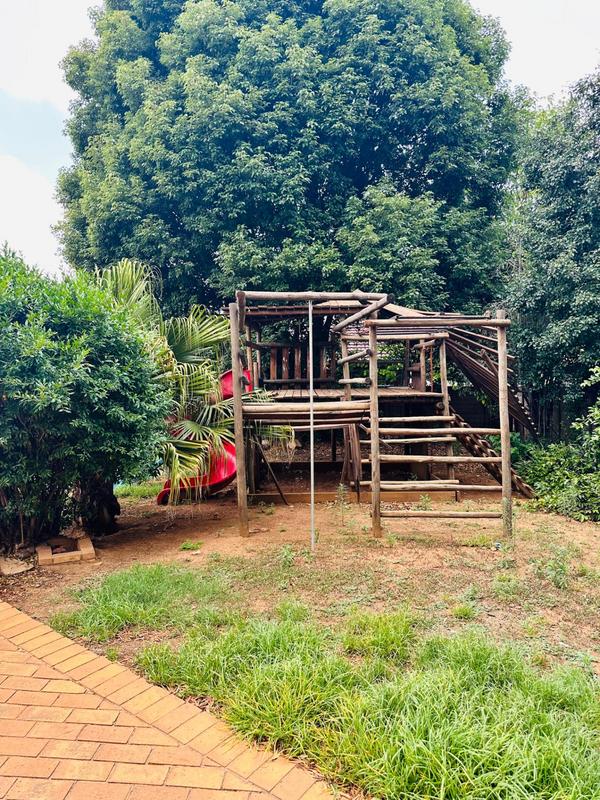 5 Bedroom Property for Sale in Brackenhurst Gauteng