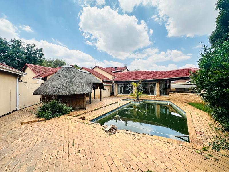 5 Bedroom Property for Sale in Brackenhurst Gauteng