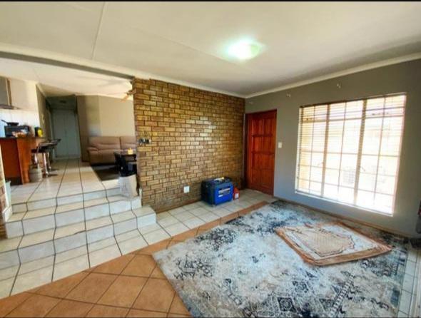 4 Bedroom Property for Sale in Castleview Gauteng
