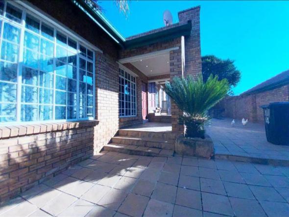 4 Bedroom Property for Sale in Castleview Gauteng