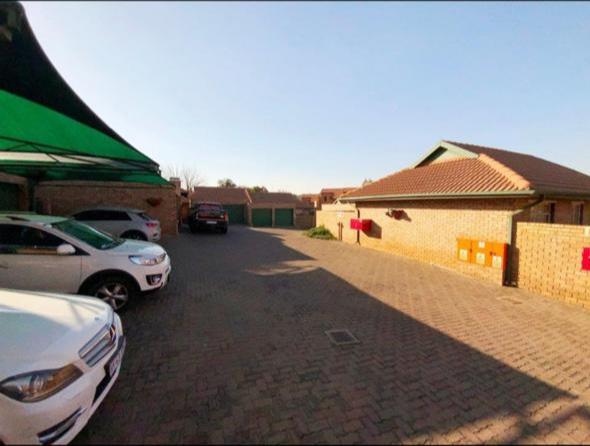 4 Bedroom Property for Sale in Castleview Gauteng