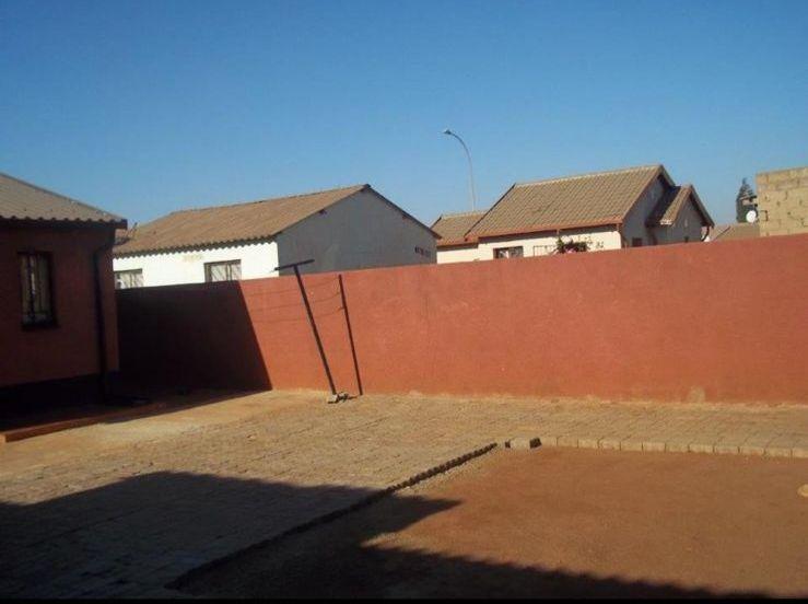 2 Bedroom Property for Sale in Roodekop Gauteng
