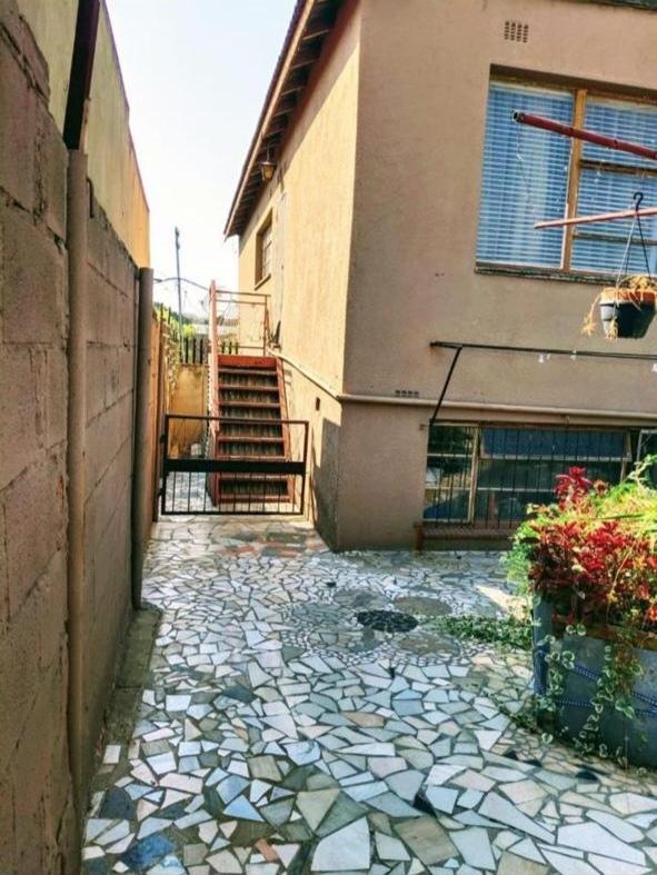 7 Bedroom Property for Sale in Rosettenville Gauteng