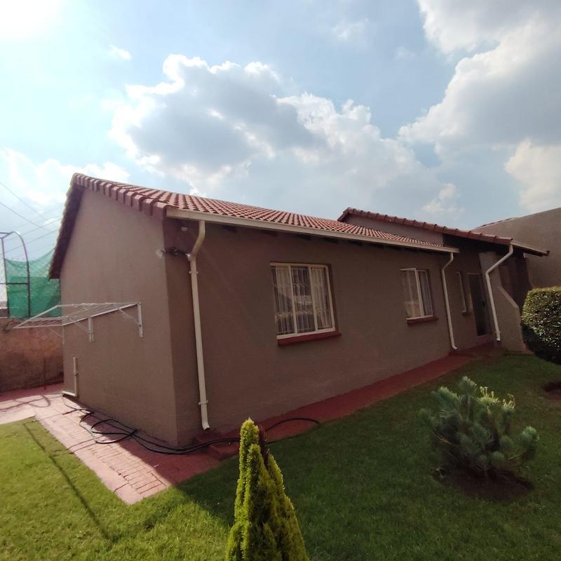 4 Bedroom Property for Sale in Ormonde View Gauteng