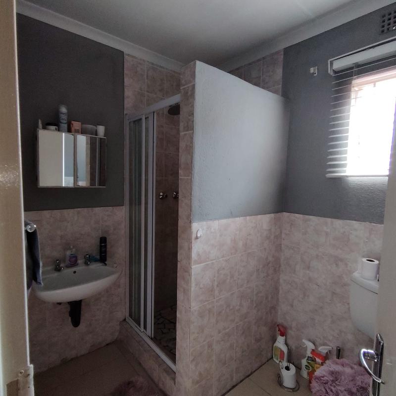 4 Bedroom Property for Sale in Ormonde View Gauteng