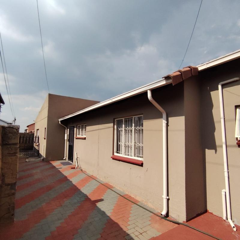 4 Bedroom Property for Sale in Ormonde View Gauteng