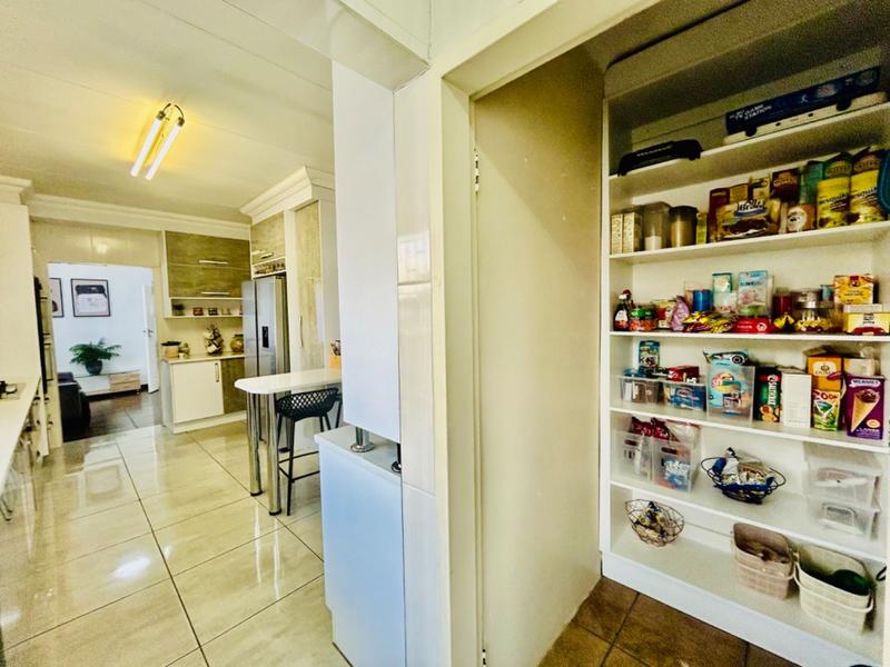 5 Bedroom Property for Sale in Vanderbijlpark SE 3 Gauteng