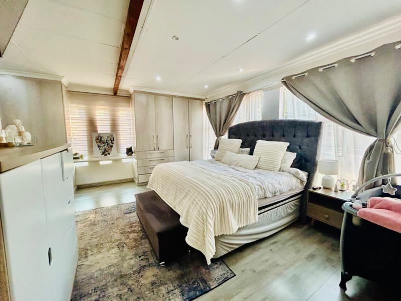 5 Bedroom Property for Sale in Vanderbijlpark SE 3 Gauteng