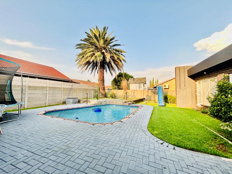 5 Bedroom Property for Sale in Vanderbijlpark SE 3 Gauteng