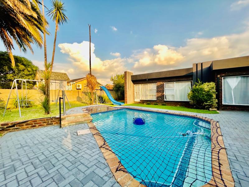 5 Bedroom Property for Sale in Vanderbijlpark SE 3 Gauteng