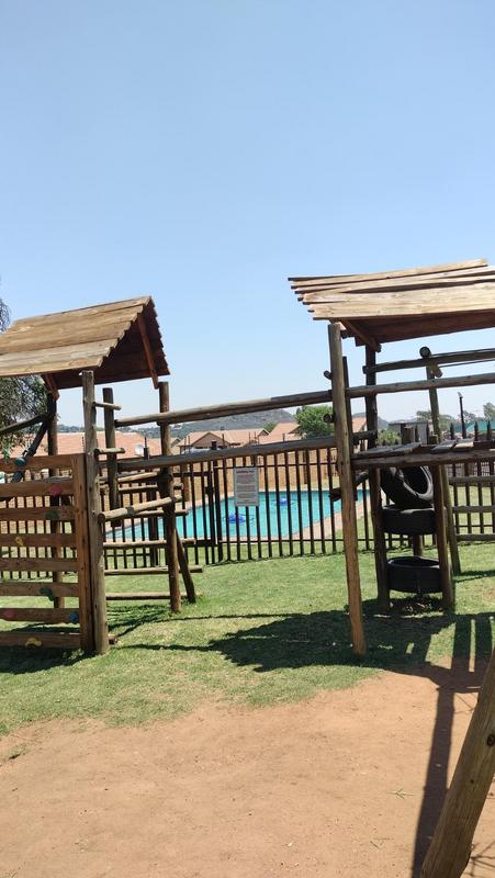2 Bedroom Property for Sale in Meredale Gauteng