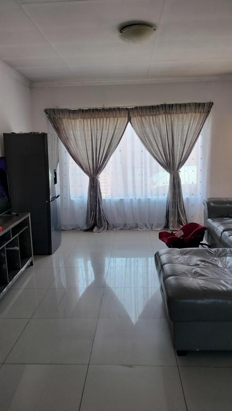 2 Bedroom Property for Sale in Meredale Gauteng