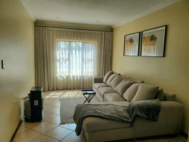 3 Bedroom Property for Sale in Heuwelsig Estate Gauteng