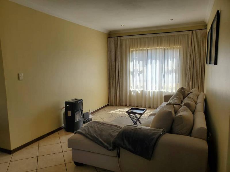 3 Bedroom Property for Sale in Heuwelsig Estate Gauteng