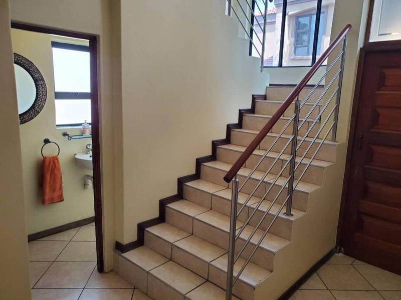 3 Bedroom Property for Sale in Heuwelsig Estate Gauteng
