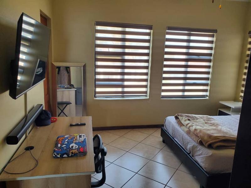 3 Bedroom Property for Sale in Heuwelsig Estate Gauteng