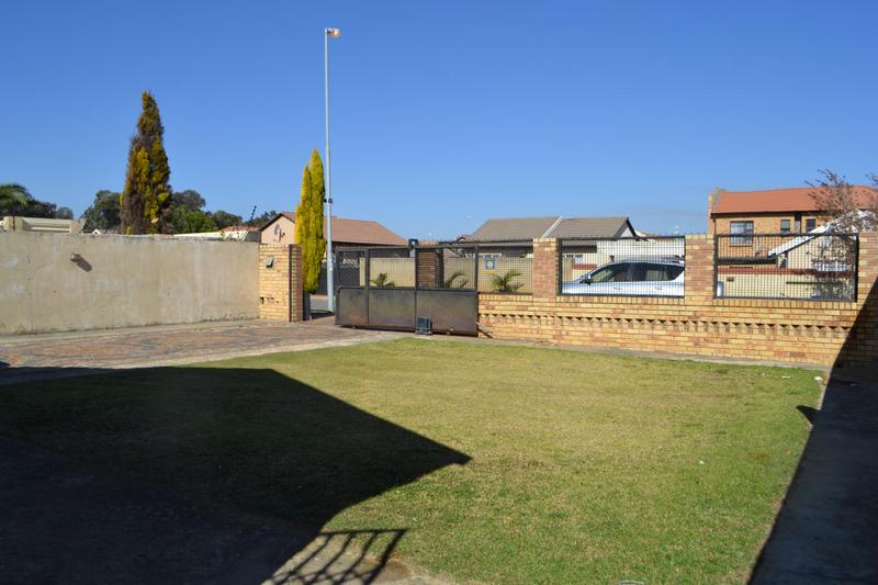 To Let 2 Bedroom Property for Rent in Alveda Park Gauteng