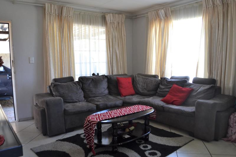 To Let 2 Bedroom Property for Rent in Alveda Park Gauteng