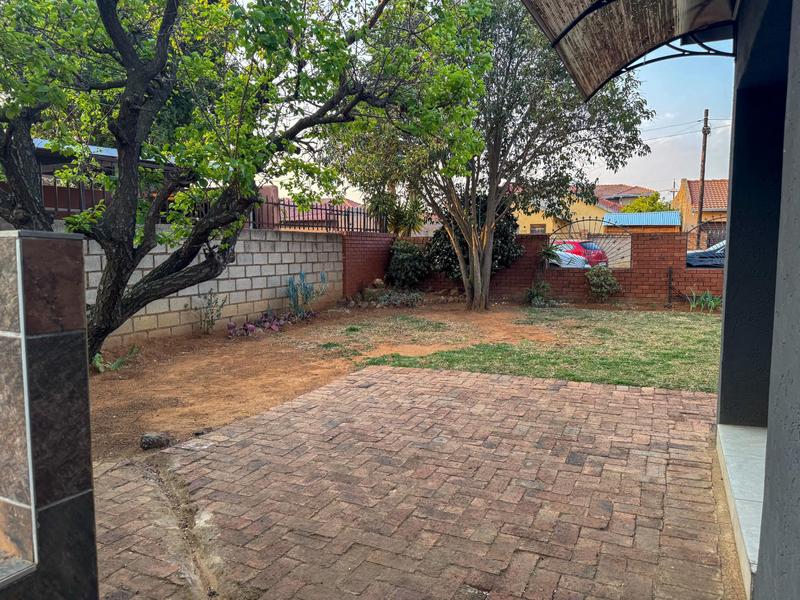 4 Bedroom Property for Sale in Hospital View Gauteng