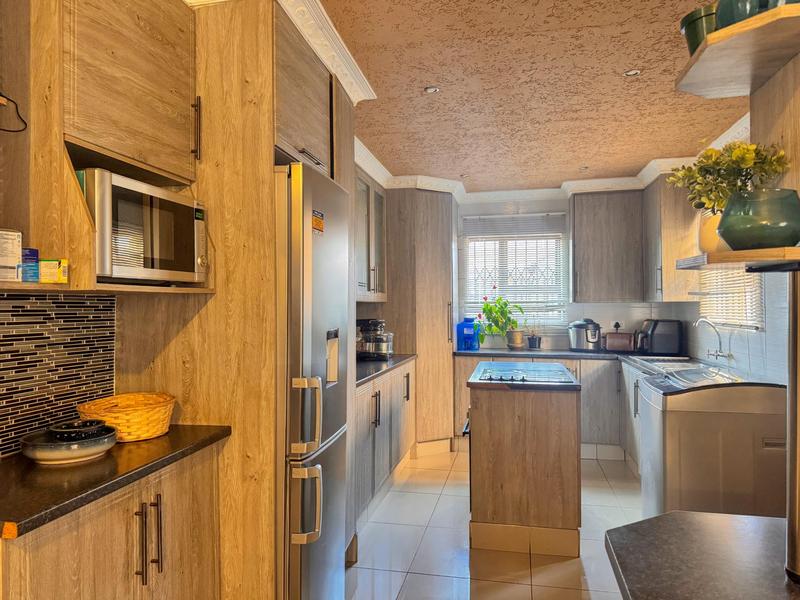 4 Bedroom Property for Sale in Hospital View Gauteng