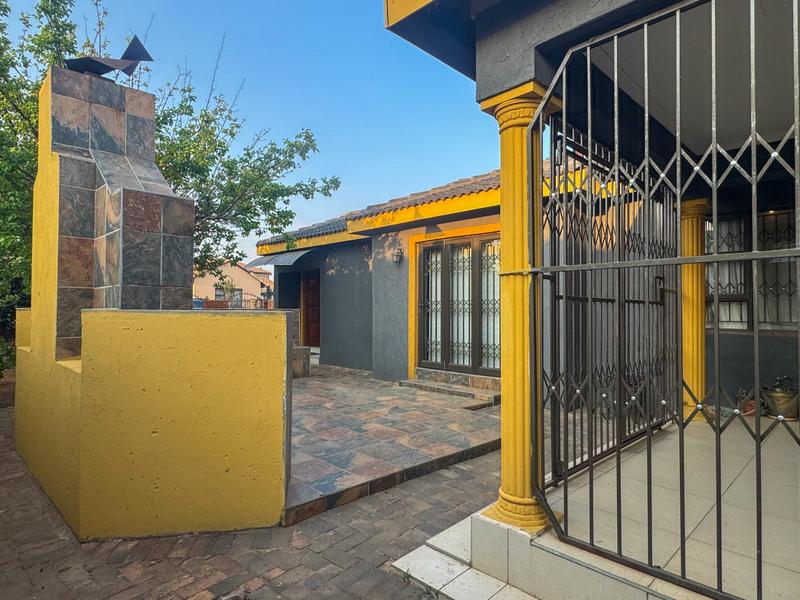 4 Bedroom Property for Sale in Hospital View Gauteng