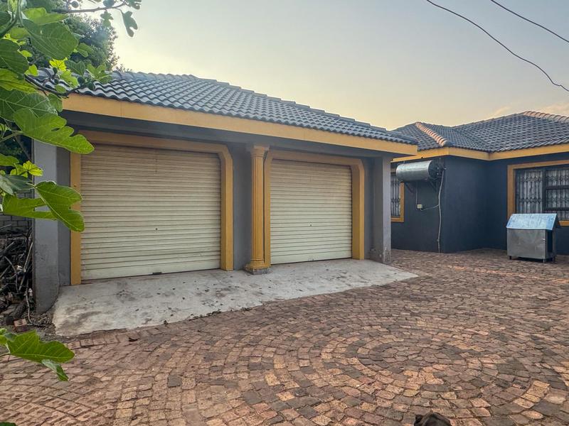 4 Bedroom Property for Sale in Hospital View Gauteng