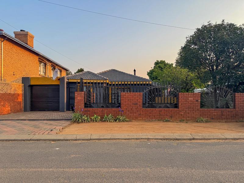 4 Bedroom Property for Sale in Hospital View Gauteng