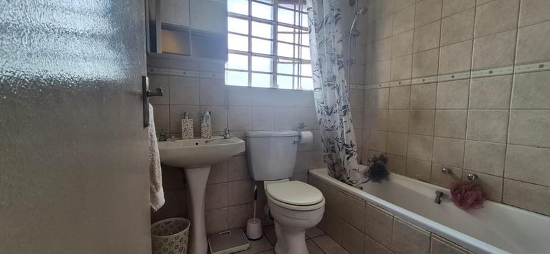 To Let 2 Bedroom Property for Rent in Lyttelton Manor Gauteng
