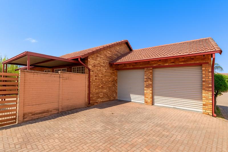 3 Bedroom Property for Sale in Equestria Gauteng