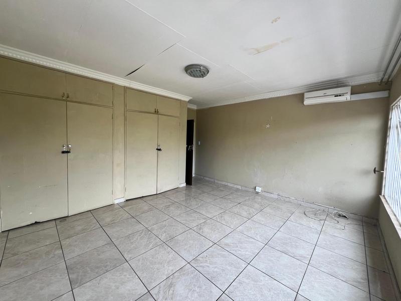 To Let 4 Bedroom Property for Rent in Laudium Gauteng