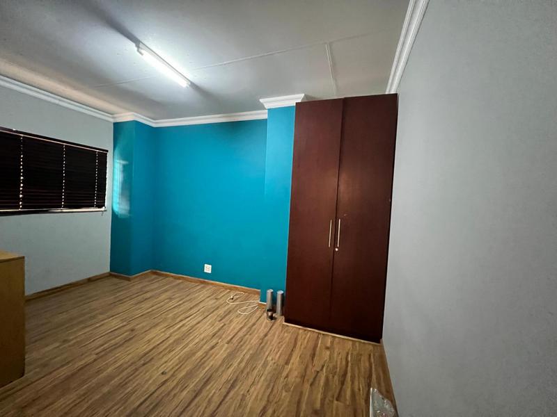 To Let 4 Bedroom Property for Rent in Laudium Gauteng