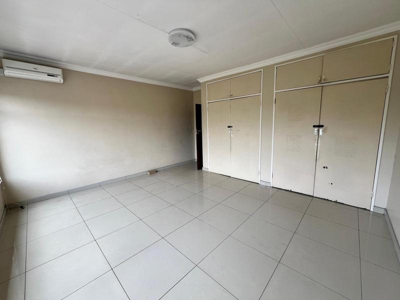 To Let 4 Bedroom Property for Rent in Laudium Gauteng