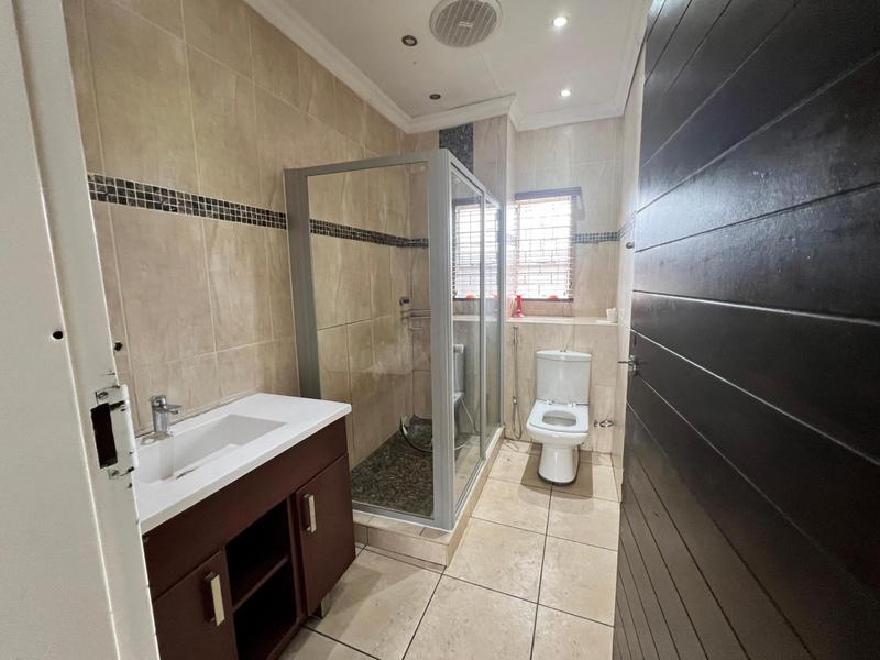 To Let 4 Bedroom Property for Rent in Laudium Gauteng