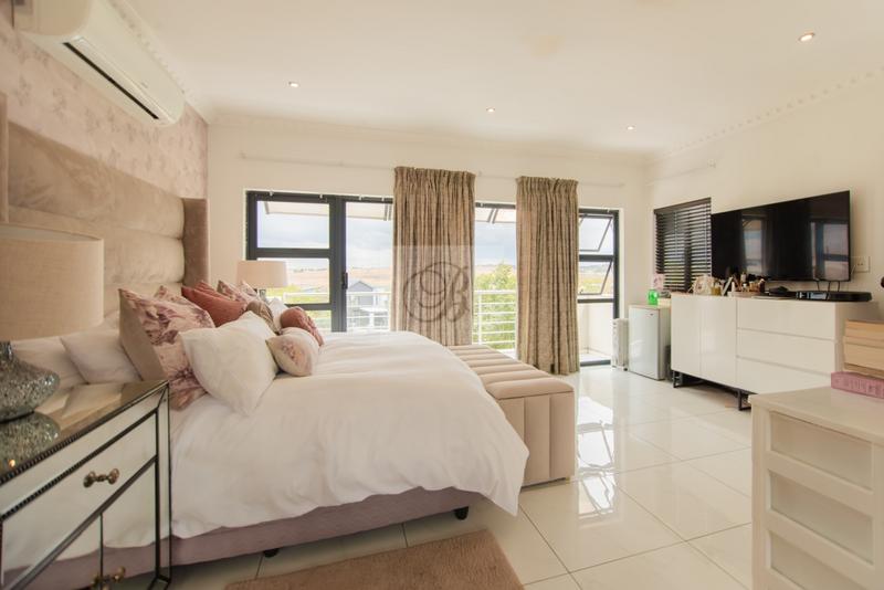 4 Bedroom Property for Sale in Copperleaf Estate Gauteng