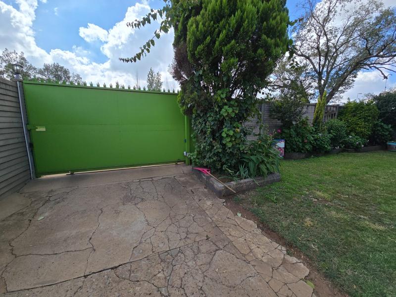 4 Bedroom Property for Sale in Vanderbijlpark Cw 6 Gauteng