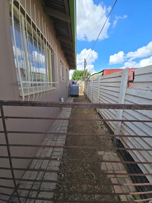 4 Bedroom Property for Sale in Vanderbijlpark Cw 6 Gauteng