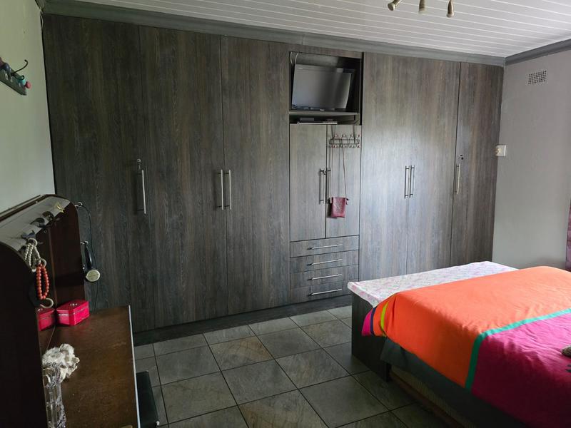 4 Bedroom Property for Sale in Vanderbijlpark Cw 6 Gauteng