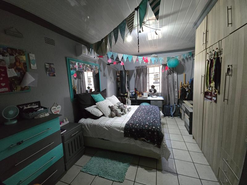 4 Bedroom Property for Sale in Vanderbijlpark Cw 6 Gauteng