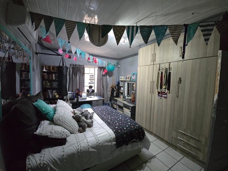 4 Bedroom Property for Sale in Vanderbijlpark Cw 6 Gauteng