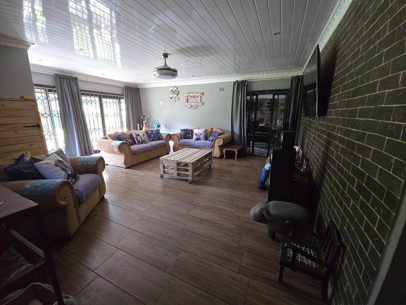 4 Bedroom Property for Sale in Vanderbijlpark Cw 6 Gauteng