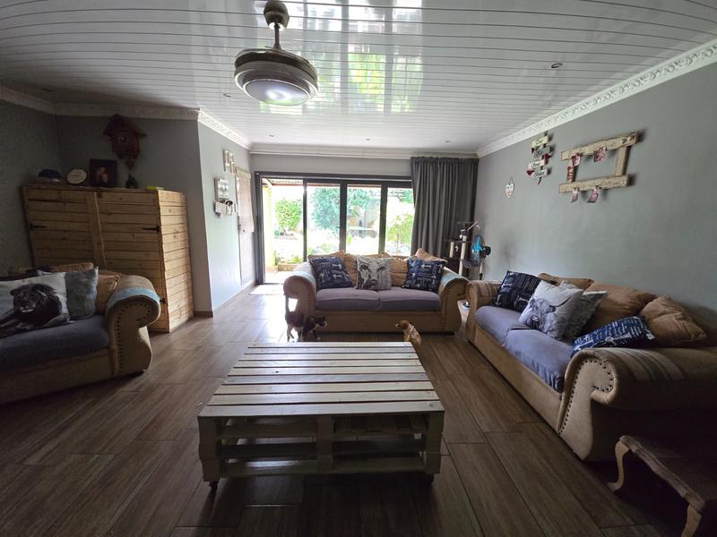 4 Bedroom Property for Sale in Vanderbijlpark Cw 6 Gauteng