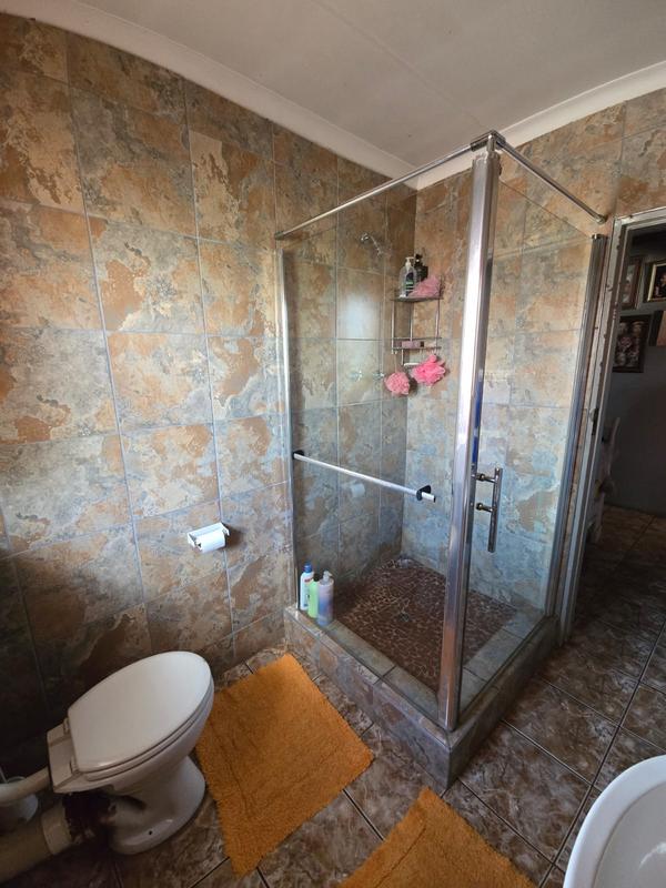 4 Bedroom Property for Sale in Vanderbijlpark Cw 6 Gauteng