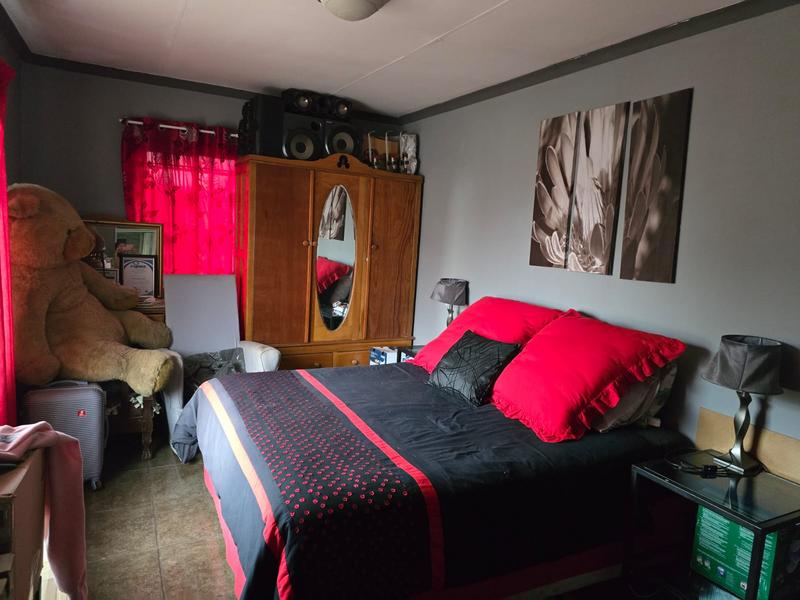 4 Bedroom Property for Sale in Vanderbijlpark Cw 6 Gauteng