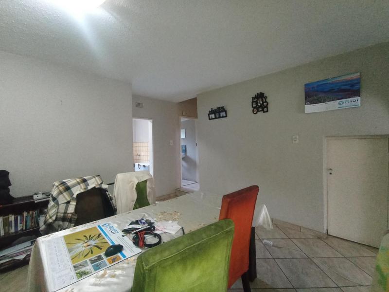 To Let 3 Bedroom Property for Rent in Florida Lake Gauteng