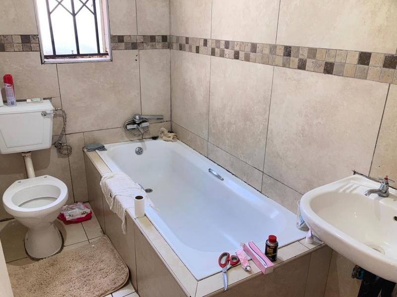 3 Bedroom Property for Sale in Windmill Park Gauteng