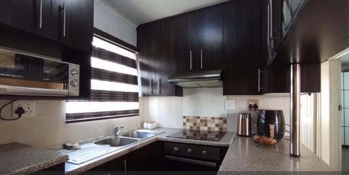 3 Bedroom Property for Sale in Windmill Park Gauteng