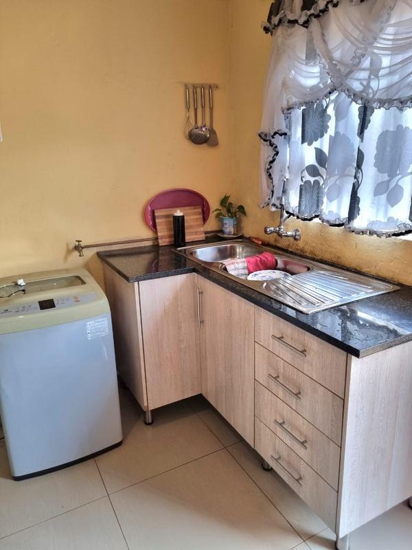 6 Bedroom Property for Sale in Vosloorus Gauteng