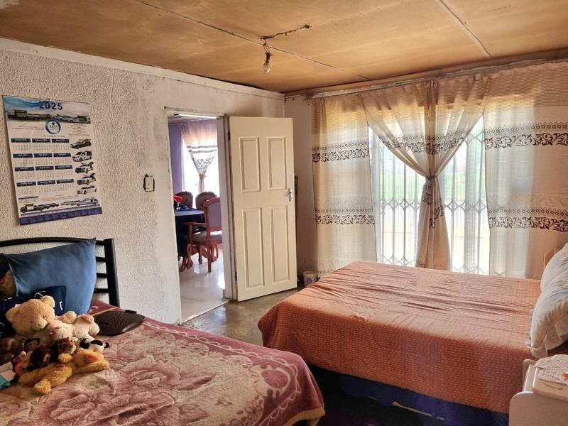 6 Bedroom Property for Sale in Vosloorus Gauteng